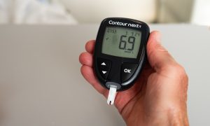 Blodsukkerapparat ved hjælp af fingerprik